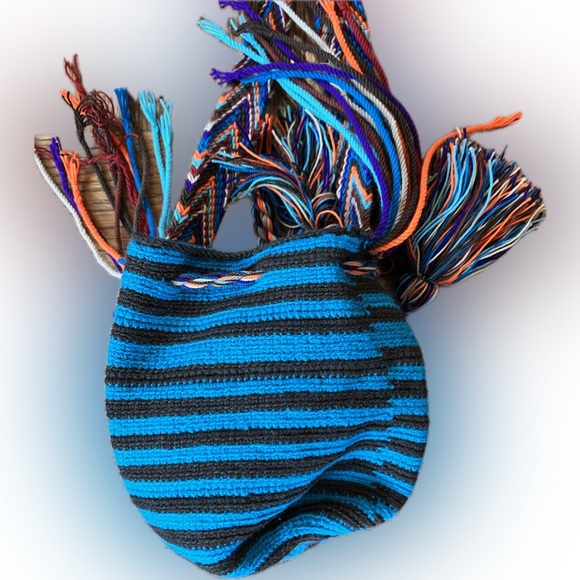 Handmade Woven Shoulder Bag - Picture 4 of 8